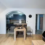 Flyinn Apartmán *